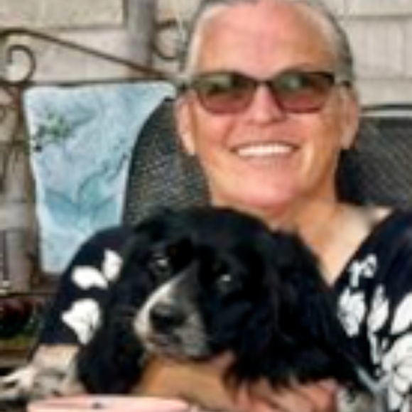 Meet your Posher, Debbie - Picture 2 of 2